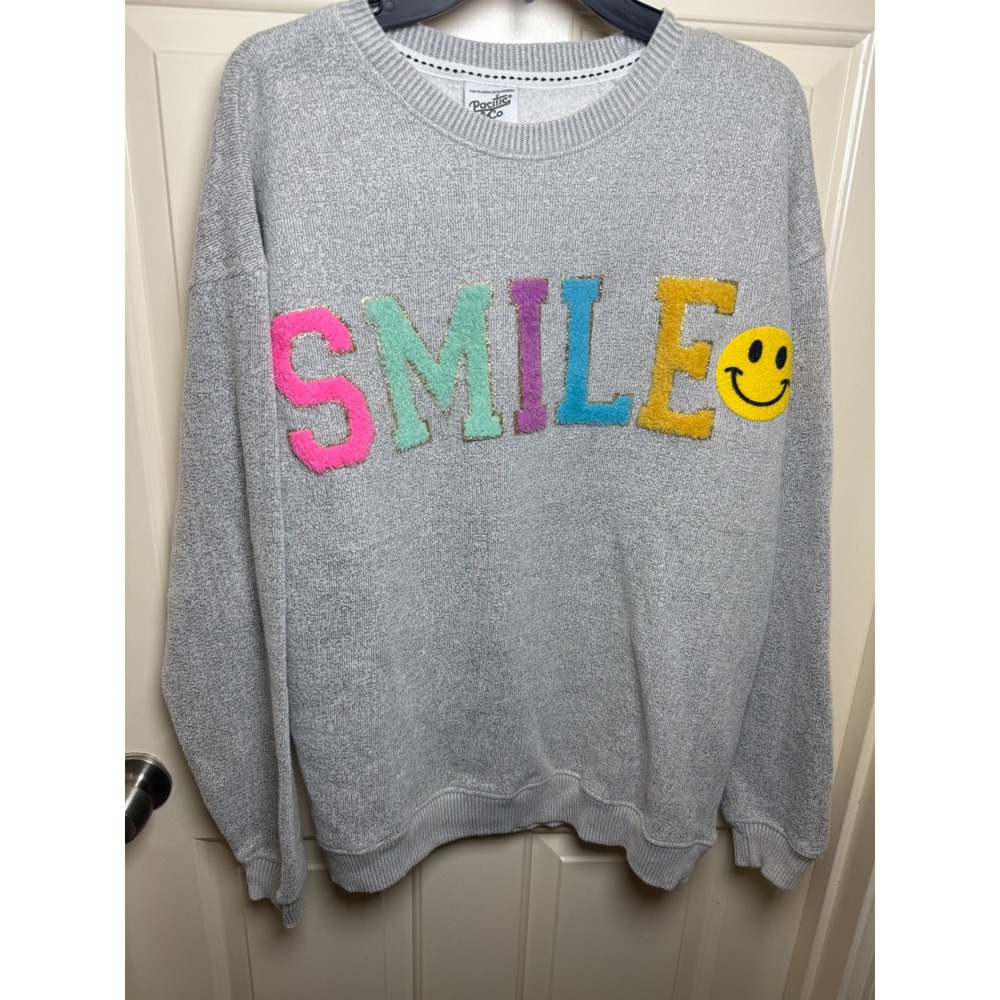 Pacific & Co. Gray Smile Chenille Patch Crewneck Sweatshirt XL